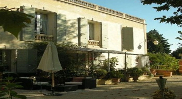 Le Mas Saint Florent, Забронировать Отель Отели Арля с парковкой, Парковка