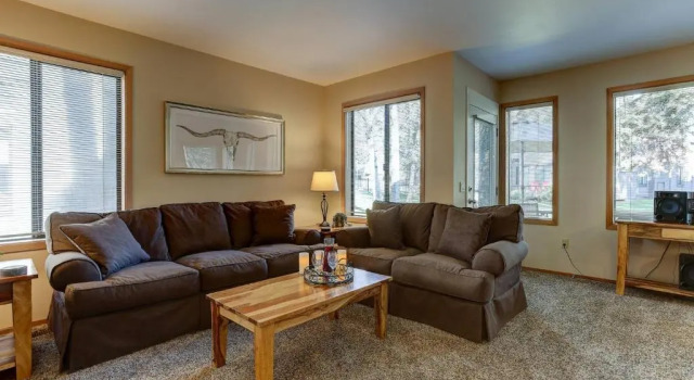 22 Eaglewood Condo