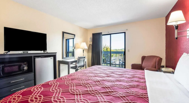 Двухместный номер Standard с балконом Econo Lodge Waynesville