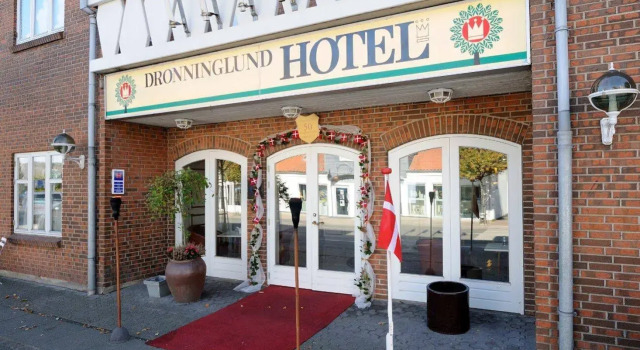 Dronninglund Hotel, Buchen Sie Hotel  