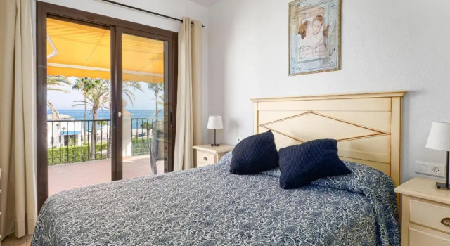 Frontline Beach Apartment Marina Real 5009, Забронировать Апартаменты/квартира Отели в центре Манилва, в центре