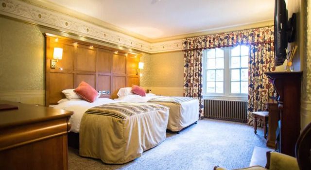 Двухместный номер Superior Royal Oak Hotel