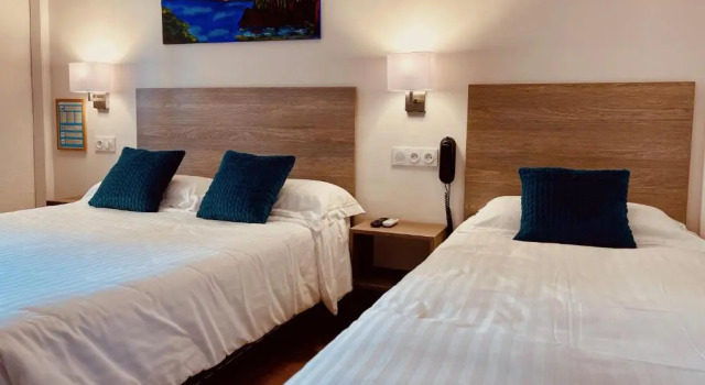 Четырёхместный номер Economy Hotel Courbet