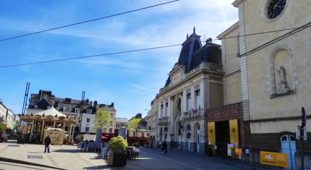 Апартаменты duplex appartement 70m2 atypique au cœur du Mans