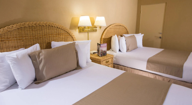 Contenta Inn, Book Mini-hotel Carmel Highlands Indiana