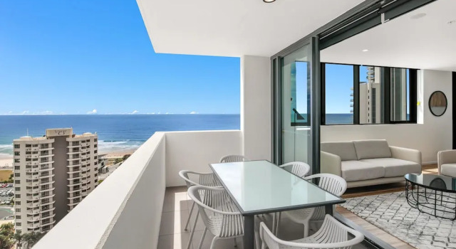 Апартаменты с 2 комнатами с балконом и с видом на океан Koko Broadbeach - Official