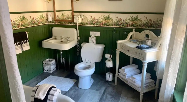Четырёхместный номер Deluxe The Buttonwood Inn on Mt. Surprise
