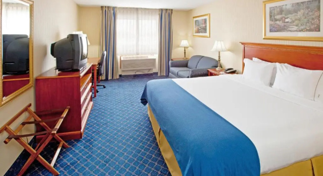Номер Standard Holiday Inn Express Fremont (Angola Area)