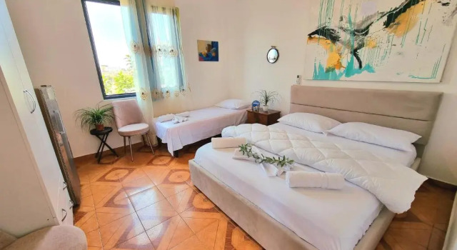Guest House Vila Elezi, Rezerwuj Pensjonat Hotele w Durres County z parkingiem, Parking