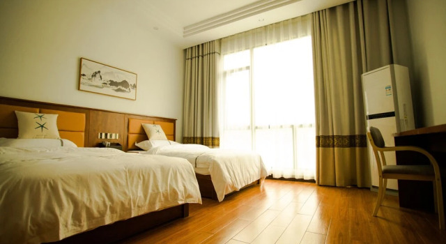 The Mountain and Views Guesthouse, Rezervasyon Otel Xiangxi Hunan