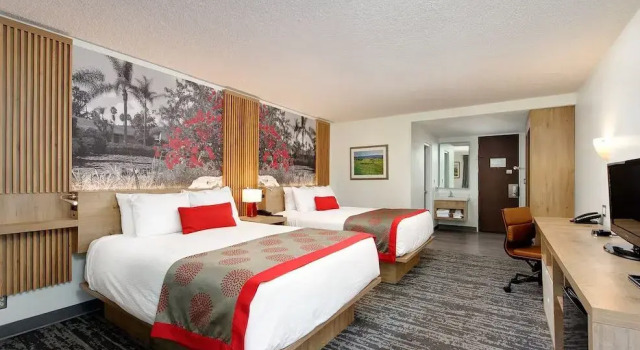 Номер Superior с балконом Ramada by Wyndham Santa Barbara