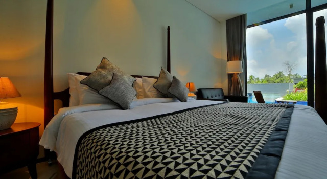 Holiday Inn Resort Kolkata NH6, Book Resort Uluberia 