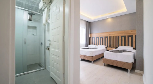 Трёхместный номер Standard с балконом Kafkas Hotel