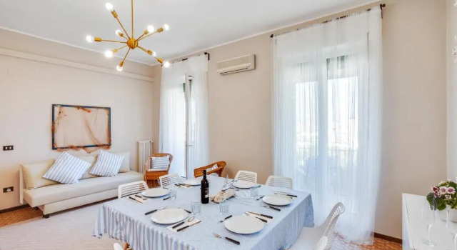 Апартаменты с 3 комнатами Rosamare Elegant Apartment
