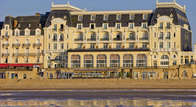 Le Grand Hotel de Cabourg - MGallery Collection, Забронировать Отель Отели Кота Флёри с парковкой, Парковка