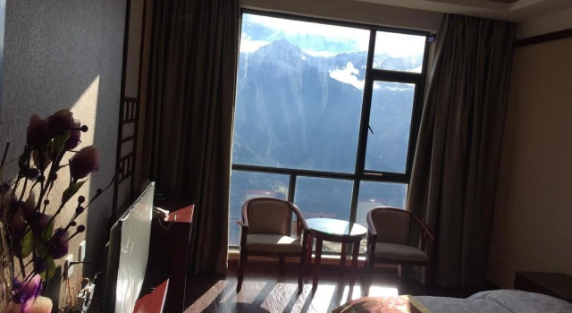Mingzhu Hotel, Boek Hotel Hotels en accommodaties in Diqing, Hotel