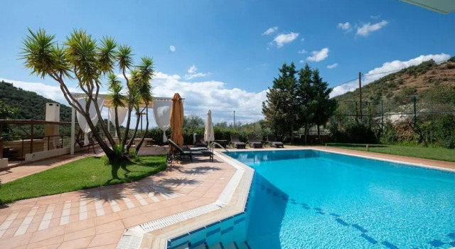 Вилла Luxurious 4bedroom Villa Kerezenia