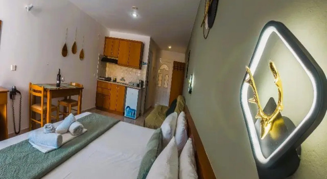 Четырёхместный номер Deluxe с балконом Melitsa Corfu Hotel