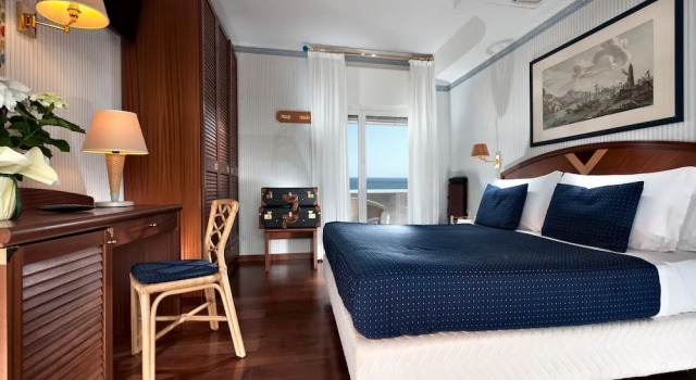 Люкс Deluxe с балконом и с видом на море Atilius Hotel & Suites
