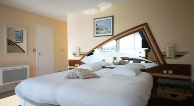 Семейный номер Standard с видом на море Best Western Hotel Le Crystal Dinard