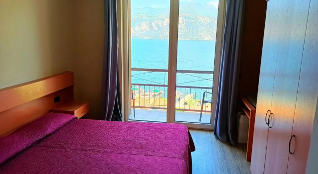 Двухместный номер Standard с балконом и с видом на озеро Hotel Antonella