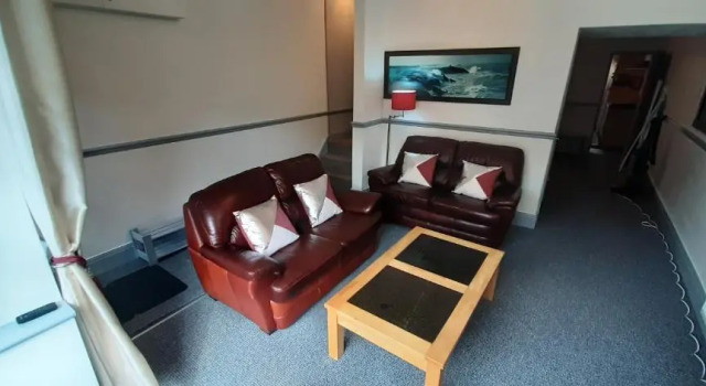 Grimsby-Cleethorpes Sleeps 7