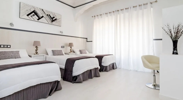 Четырёхместный номер Standard Gran Via 63 Rooms