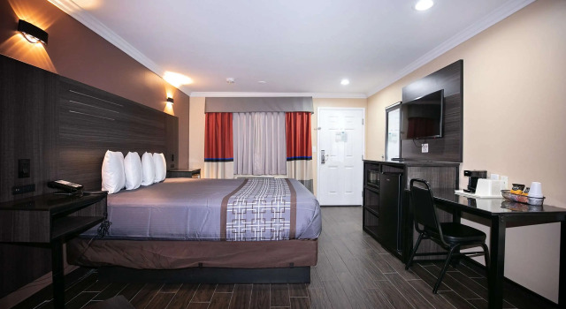 Двухместный номер Standard Rodeway Inn & Suites Bellflower