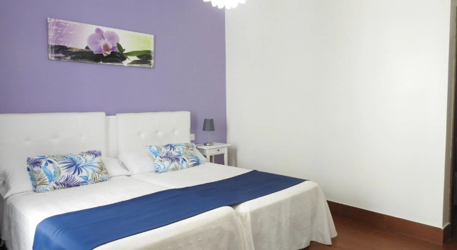 Amelia Habitaciones, Забронировать Гостевой дом Гостевые дома Аликанте, рядом с Площадь Boulevard, Гостевой дом