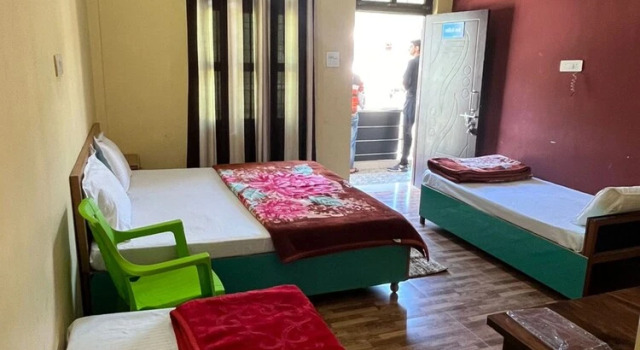 Четырёхместный номер Deluxe Goroomgo Girish Alay Homestay Uttarakhand
