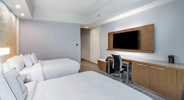 Четырёхместный номер Standard с балконом Courtyard South Padre Island