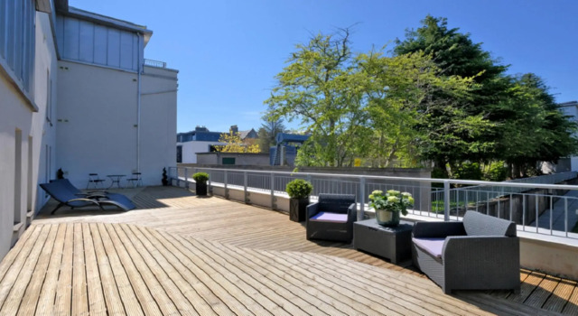 Executive three Bedroom Apartment in Aberdeens West End