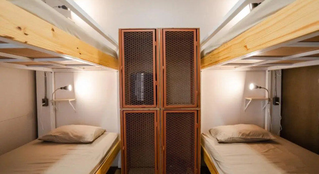 Кровать в общем номере (женский номер) Hybrit Hostel & Cafe