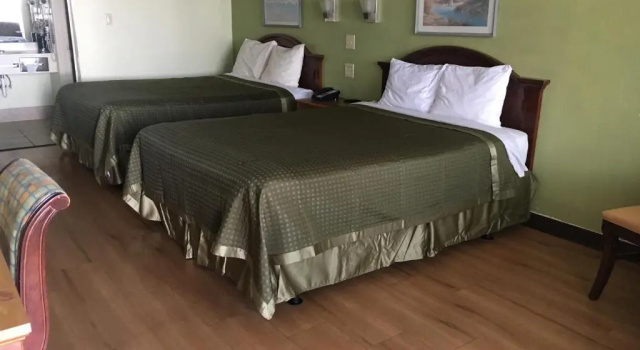 Четырёхместный номер Standard Bestway Inn - Madison