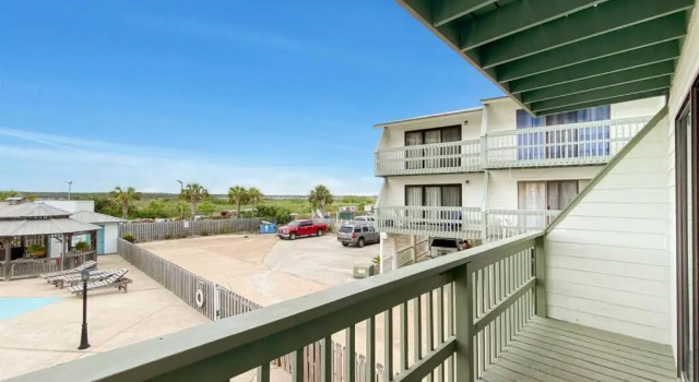 Апартаменты Beach Walk 18 - Newly updated, Just across the street from the Beach!