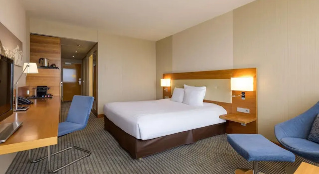 Двухместный номер Deluxe Mövenpick Hotel Geneva