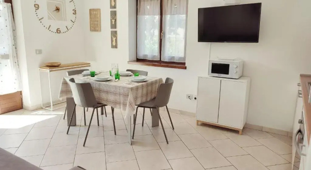 Апартаменты с 2 комнатами Moderno appartamento con giardino