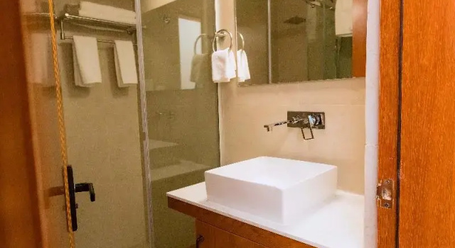 Полулюкс c 1 комнатой The Hut Restaurant & Boutique Hotel
