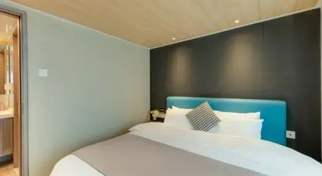 Люкс Comfort Versailles Apartment (Zhuhai Gongbei Port High-speed Railway Station)