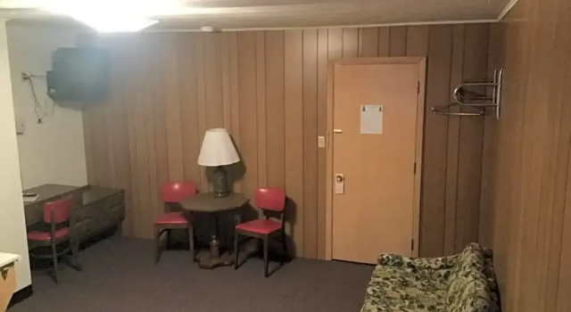Двухместный люкс Cedars Motel