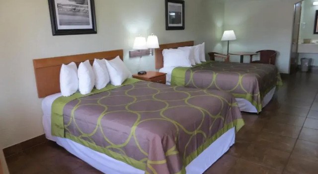 Четырёхместный номер Standard Super 8 by Wyndham South Padre Island