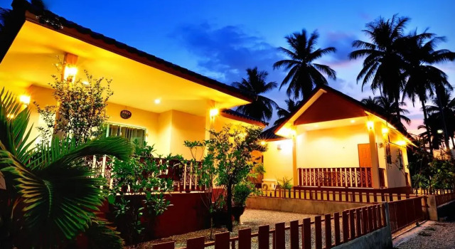 Garden Home Seaview, Забронировать Отель Банг-Сапхан провинция Прачуапкхирикхан