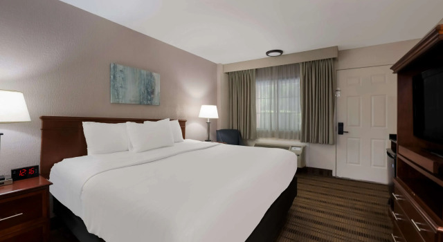 Двухместный номер Standard SureStay Plus by Best Western Woodbury Inn