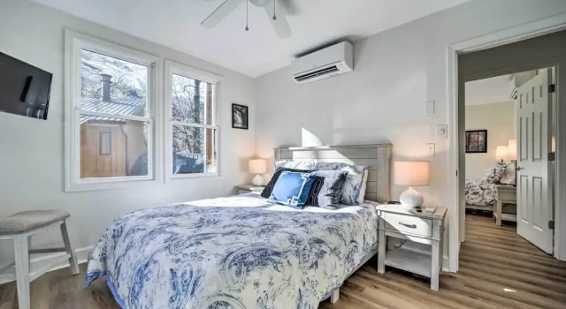 Sapphire Home w/ Grill & Pool Access, Забронировать Апартаменты/квартира Сапфир Аппалачи