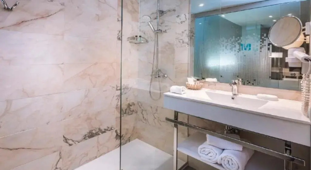Трёхместный номер Standard с видом на сад Mònica Hotel