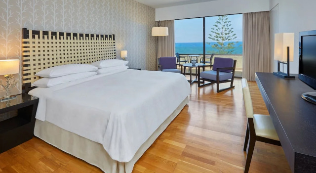 Двухместный номер Classic с балконом и с видом на горы Sheraton Rhodes Resort