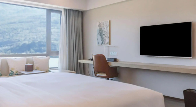 Номер Deluxe с видом на озеро Hilton Lijiang