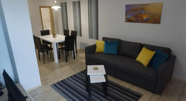 Апартаменты Aurora Apartments