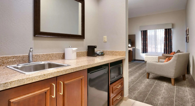 Четырёхместная студия с балконом Hampton Inn & Suites Show Low-Pinetop