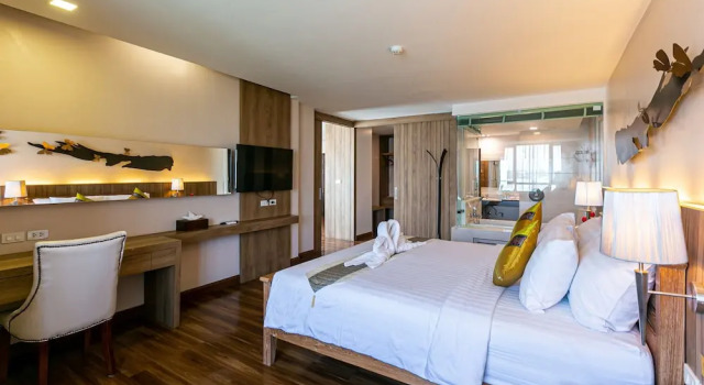 Люкс c 1 комнатой Grand Ratchapruek Hotel